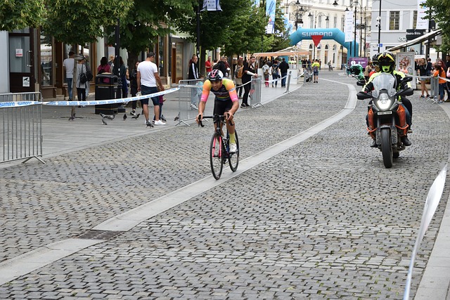 硬着头皮踢攻势足球是毒药?热刺海港师徒主帅同陷困境 08:.